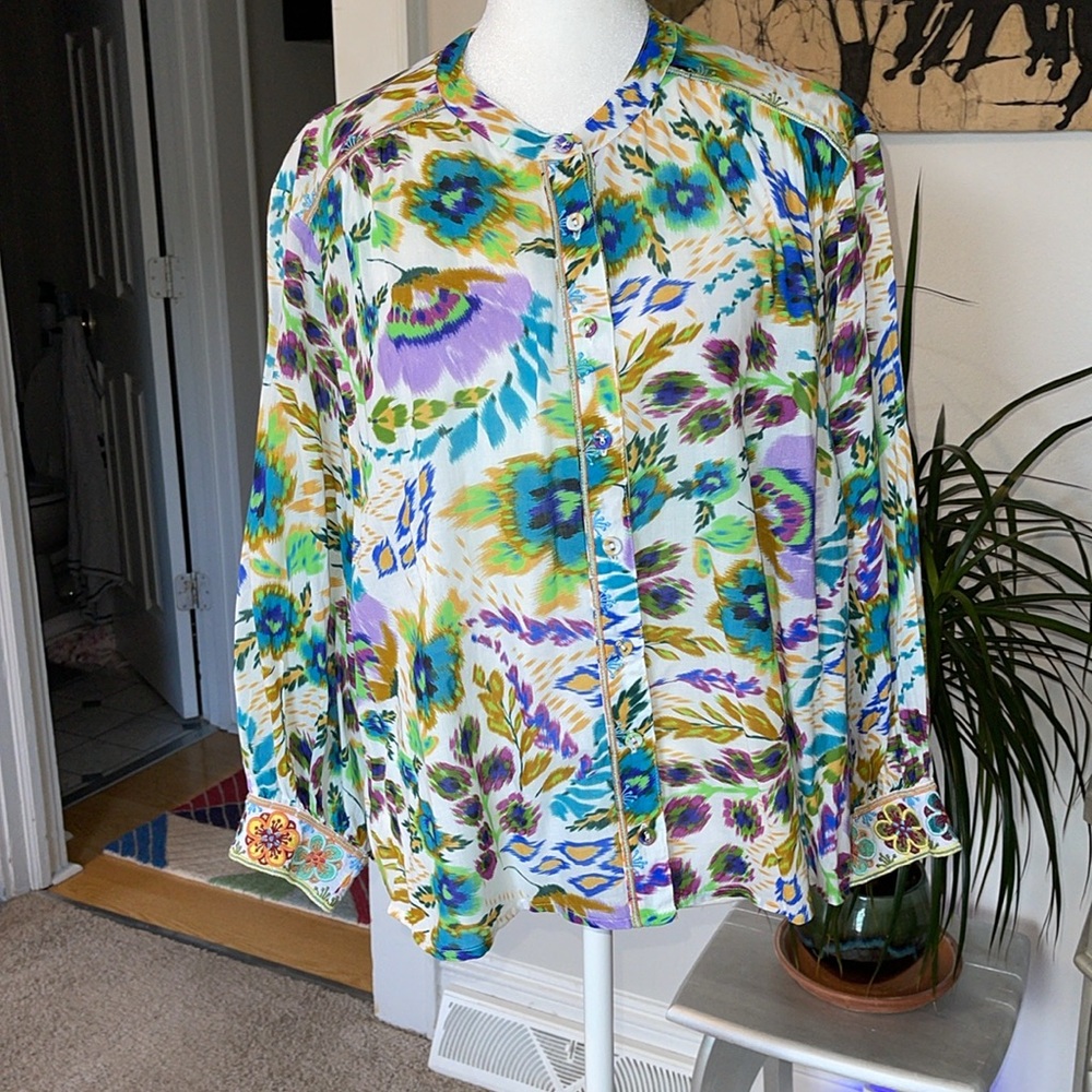 JOHNNY WAS KAT BLOOM SHIRRED YOKE BLOUSE - Picture 4 of 12